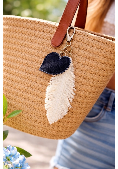 El İşçiliği Kalp Yaprak Detaylı Denim Çanta Charm Ekru - Siyah