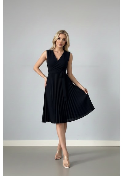 Defymoda Kadın Plise Detaylı Kuşaklı Modern Elbise Siyah