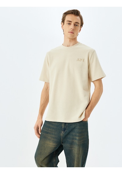 Koton İşlemeli Pamuklu Tok Kumaş Regular Fit Bisiklet Yaka Kısa Kollu Tişört Bej 5sam10149hk Ekru Koton İşlemeli Pamuklu Tok Kumaş Regular Fit Bisiklet Yaka Kısa Kollu Tişört Bej 5sam10149hk Ekru