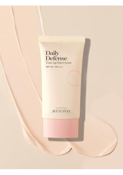 Daily Defense Tone-up Sun Cream Spf50+ Pa++++ Aydınlatıcı & Renk Eşitleyici Güneş Kremi 50 Ml