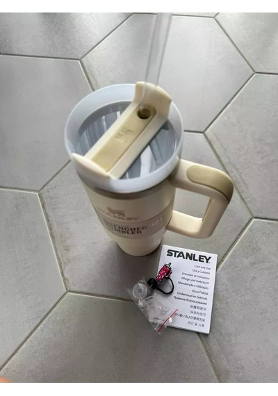 Stanley Stanley Pipetli Termos Büyük Çok Kullanımlı Bardak 305603696 Beyaz