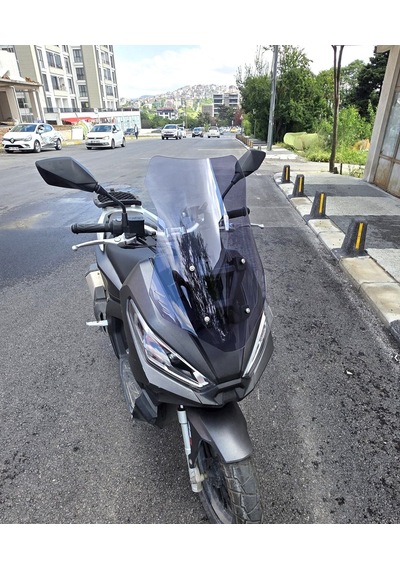 Motocam Kanuni Seha 150 Ön Cam 2022-2026 Model 55cm Füme Renkli 4mm Kısa