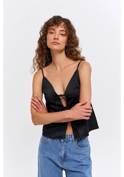 Ollacollection Fiyonk Detaylı Askılı Bluz Siyah