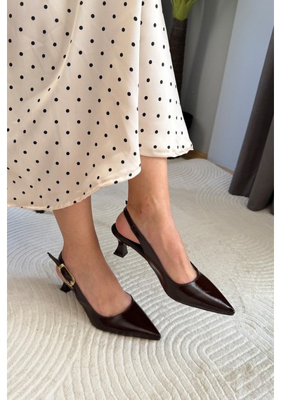 Preshley Kadın Flow Kahve Rugan Sivri Burunlu Kısa 5 Cm Topuklu Rahat Şık Arkası Acık Stiletto Ayakkabı Kahverengi Preshley Kadın Flow Kahve Rugan Sivri Burunlu Kısa 5 Cm Topuklu Rahat Şık Arkası Acık Stiletto Ayakkabı Kahverengi