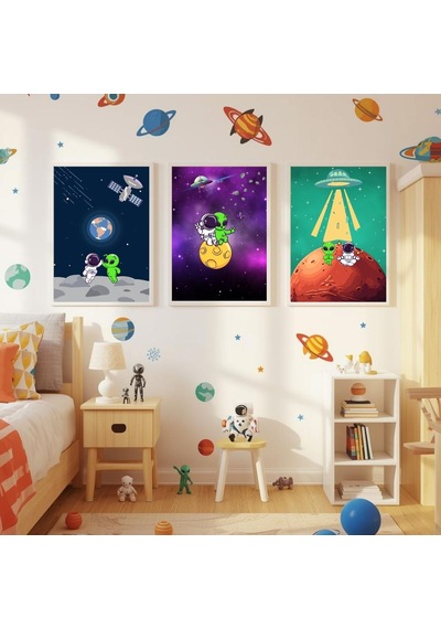 Besay Kozmik Dostluk Modern Çocuk Odası Duvar Dekorasyonu Ufo Ve Gezegen İllüstrasyonlu Komik Tablo Seti 3'lü Set A3 Çerç