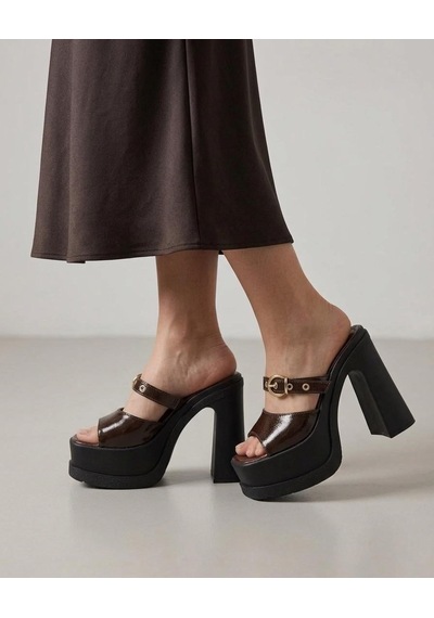 Asmi Shoes Kadın Soha Kahve Rugan Toka Detaylı 12 Cm Ortopedik Platform Topuklu Terlik Kahverengi Asmi Shoes Kadın Soha Kahve Rugan Toka Detaylı 12 Cm Ortopedik Platform Topuklu Terlik Kahverengi