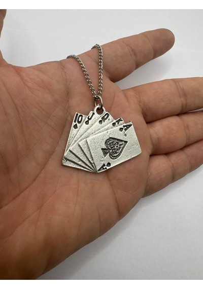 İskambil Kart Destesi Figürlü Gümüş Renk Unisex Kolye Şans Ve Oyun Temalı Takı Çok renkli