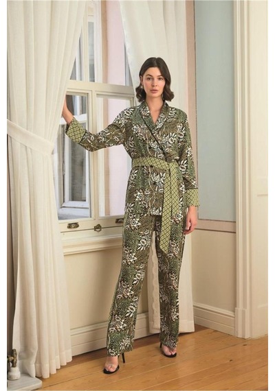 Lisinya Çiçek Yaprak Ve Etnik Desenli Pijama Takımı Siyah