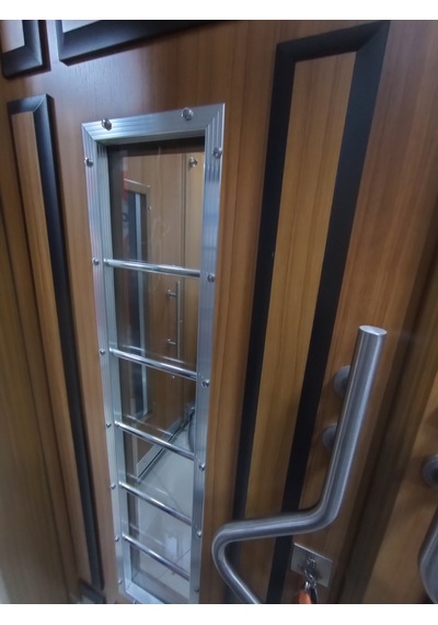 Çelik Kapı Modelleri Abd Kabartmalı Model Bina Kapısı Sağ