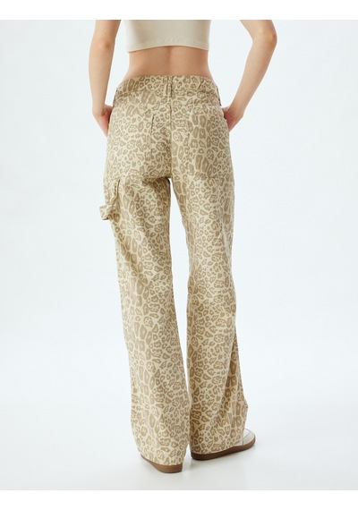 Koton Leopar Pantolon Düz Paça Standart Bel Cepli Düğmeli Pamuklu Leopar Desenli 4sal40109mw Leopar Koton Leopar Pantolon Düz Paça Standart Bel Cepli Düğmeli Pamuklu Leopar Desenli 4sal40109mw Leopar