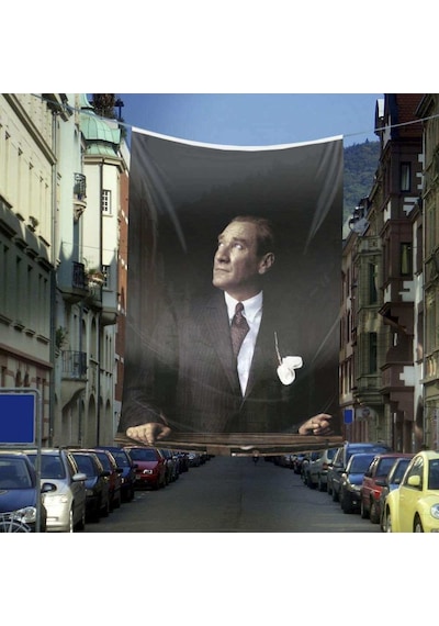 Göğe Bakan Mustafa Kemal Atatürk Poster Cephe Bayrak-6x9 Metre 1