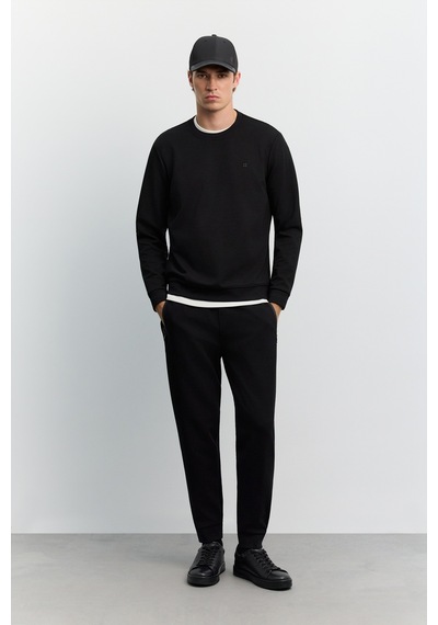 Avva Erkek Siyah Bisiklet Yaka Kolay Ütülenen Regular Fit Sweatshirt B001035