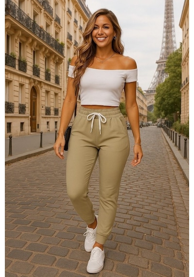 Soonaksesuar Kadın Kısa Kollu Madonna Yaka Viskon Crop Bluz Cepli Iki Iplik Eşofman Takım Bej Soonaksesuar Kadın Kısa Kollu Madonna Yaka Viskon Crop Bluz Cepli Iki Iplik Eşofman Takım Bej