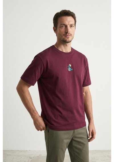 Elemge %100 Pamuk Compact Penye Süprem Bordo Timsah Nakışlı Trend Fit Erkek Tok Kumaş T-shirt Rahat Kesim Elemge %100 Pamuk Compact Penye Süprem Bordo Timsah Nakışlı Trend Fit Erkek Tok Kumaş T-shirt Rahat Kesim
