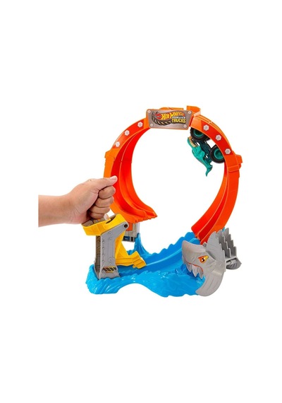 Jfr08 Hot Wheels Monster Trucks Dönen Corkscrew Shark Çarpışması Çok Renkli