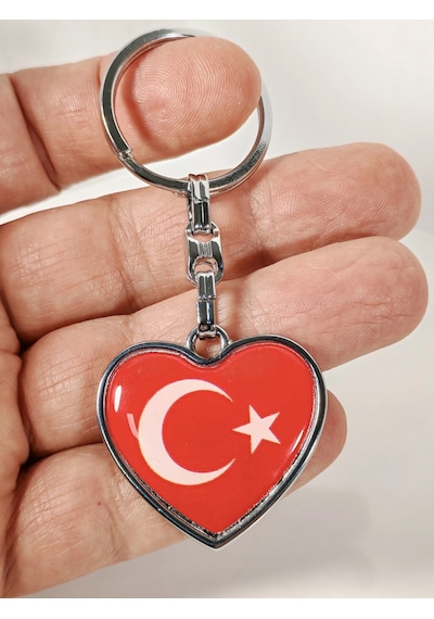 Ay Yıldız Figürlü Kalp Şeklinde Kırmızı Metal Anahtarlık Duygusal Ve Anlamlı Bir Tasarım Çok Renkli