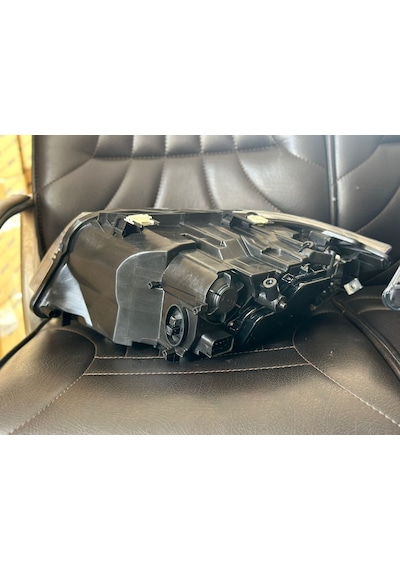 BMW E90 LCI Xenon Far Sağ Adet