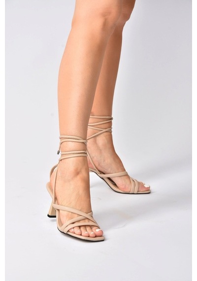 Fox Shoes Ten Bilek Bağlamalı Kadın Topuklu Ayakkabı K404070209
