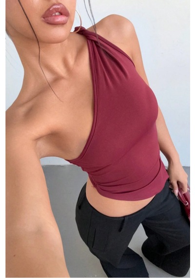 Kadın Siyah Tek Omuz Bluz Asimetrik Kesim Likralı Crop Şık Ve Modern Tasarım Bordo