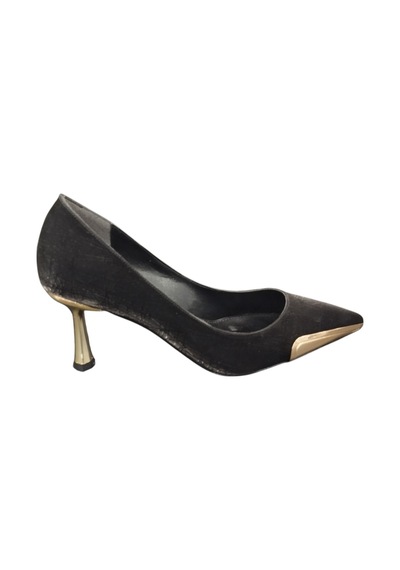 Taşçı Ayakkabı Ventes 8641712z Kadın Sivri Burun 7 Cm İnce Topuk Metal Detaylı Stiletto Ayakkabı Siyah Taşçı Ayakkabı Ventes 8641712z Kadın Sivri Burun 7 Cm İnce Topuk Metal Detaylı Stiletto Ayakkabı Siyah