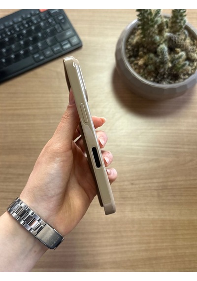 Apple Uyumlu iPhone 16 Pro Max Animasyonlu Stylus Silikon Kılıf Bej