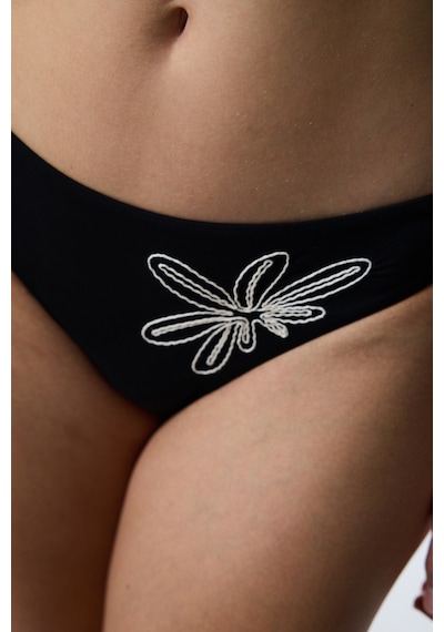 Penti Siyah Nakışlı Bikini Altı