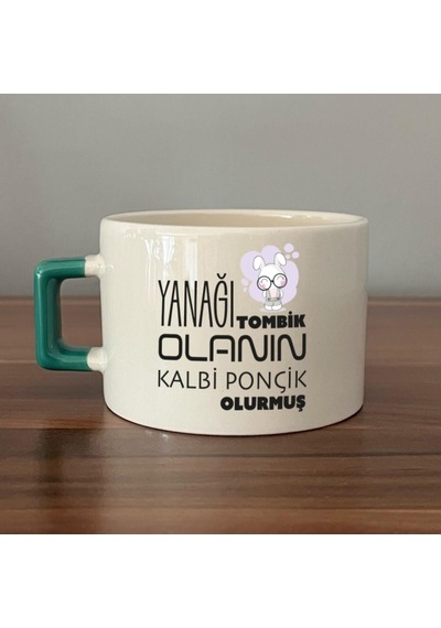 Yanağı Tombik Olanın Baskılı Yeşil Kulplu C Fincan