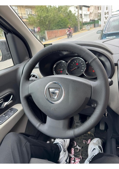 Dacia Stepway  Kaplama Deri Direksiyon Kılıfı Siyah