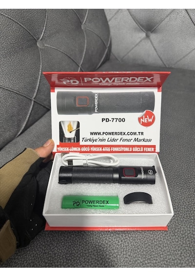 Powerdex Pd-7700 30w-3000 Lümen Su Geçirmez Süper Yakıcı Güç El Feneri Siyah