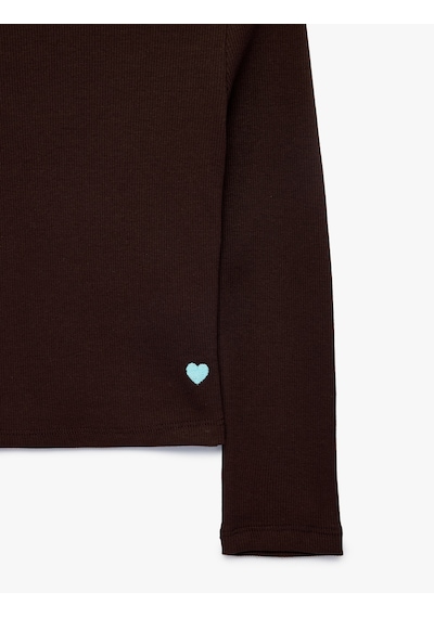 Koton Kalp Nakış Detaylı Slim Fit Pamuklu Kaşkorse Bisiklet Yaka Uzun Kollu Tişört Kahverengi 7wkg10521ak Kahve Koton Kalp Nakış Detaylı Slim Fit Pamuklu Kaşkorse Bisiklet Yaka Uzun Kollu Tişört Kahverengi 7wkg10521ak Kahve