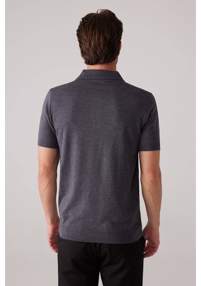 Erkek Koyu Gri Slim Fit Fermuar Detaylı Polo Yaka Triko Tişört
