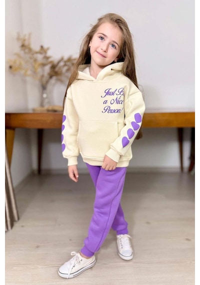 Riccotarz Kız Çocuk Sırt Baskılı Ve Kollarında Yazı Detaylı Sweatshirt Mor Eşofman Takım Mor Riccotarz Kız Çocuk Sırt Baskılı Ve Kollarında Yazı Detaylı Sweatshirt Mor Eşofman Takım Mor