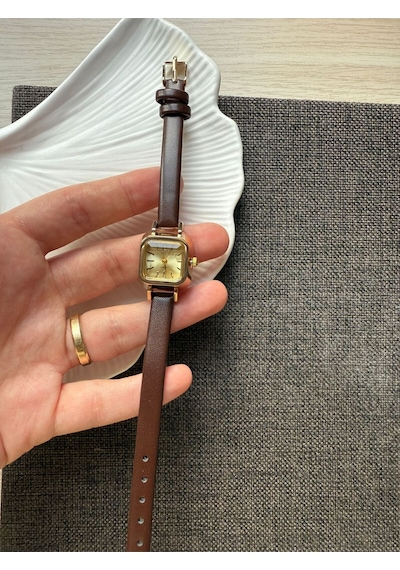 Retro Minimal Deri Kordon Vintage Kadın Kol Saati Minik İçi Sarı Altın