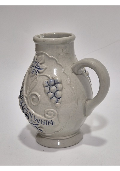 Vintage Kabartma Motifli Taş Seramik Şarap Sürahisi 15cm