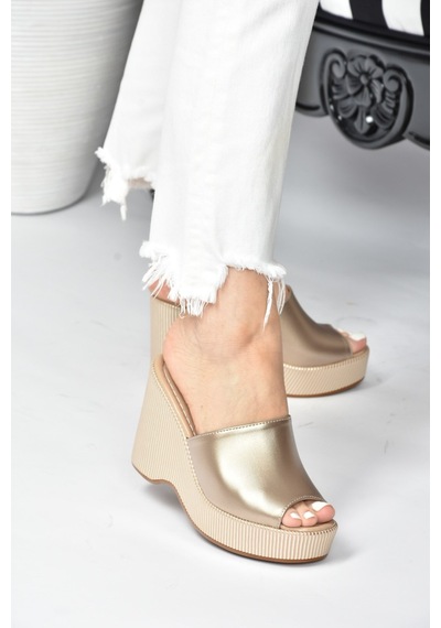 Fox Shoes Altın Dolgu Topuklu Kadın Terlik K250101509