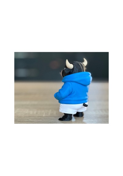 Kapüşonlu Boğa Figürü 10cm