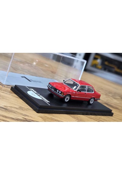 1/64 Bmw E21 Kırmızı - Collector Edition 50 Years Bmw 3 Series