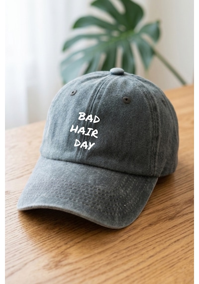 Emybox Bad Hair Day Yazılı Yıkamalı Unisex Şapka - Eskitme Metal Tokalı Ayarlanabilir Baskılı Beyzbol Şapka Füme