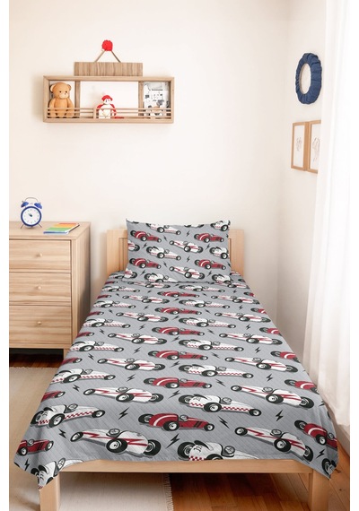 Evimde Bambaşka Araba Gri Erkek Çocuk Pike Takımı-retro Yarış Konseptli Kırmızı Bebek Odası Yatak Örtüsü-160x220 CM