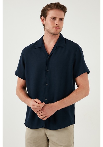Buratti Keten Görünümlü Kısa Kollu Apaş Yaka Regular Fit Erkek Gömlek Cf23S116775 Lacivert Buratti Keten Görünümlü Kısa Kollu Apaş Yaka Regular Fit Erkek Gömlek Cf23S116775 Lacivert