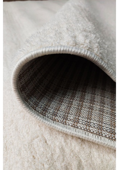 Beyaz Renkli Soft Iskandinav Peluş Dokulu Makine Halısı-695