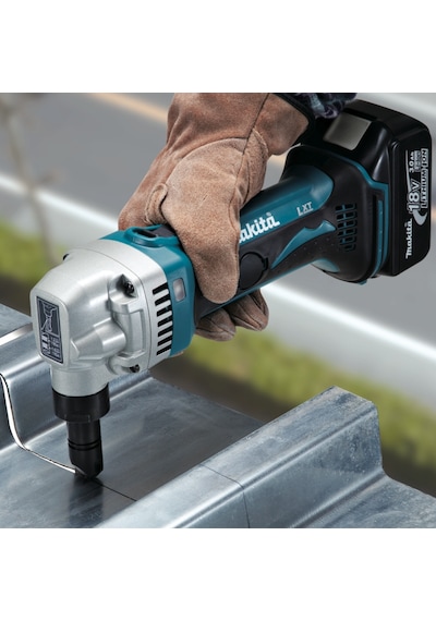 Makita Sac Kesme Makinası 18v Djn161rfj