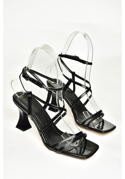 Fox Shoes S997441008 Siyah Rugan Kalın Topuklu Kadın Ayakkabı Siyah