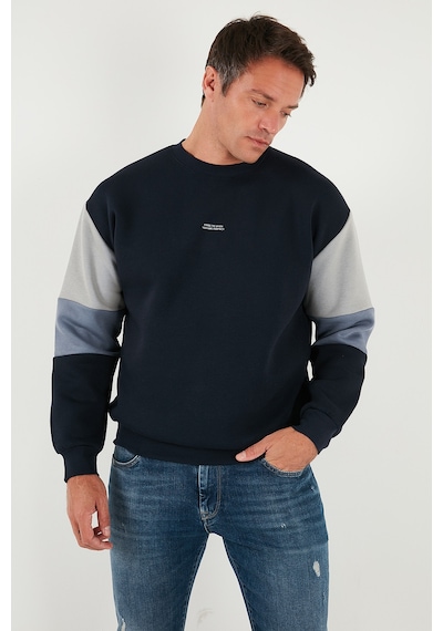 Buratti Pamuklu Relaxed Fit Bisiklet Yaka Şardonlu Renk Bloklu Erkek Sweat 5905298T Koyu Lacivert Buratti Pamuklu Relaxed Fit Bisiklet Yaka Şardonlu Renk Bloklu Erkek Sweat 5905298T Koyu Lacivert