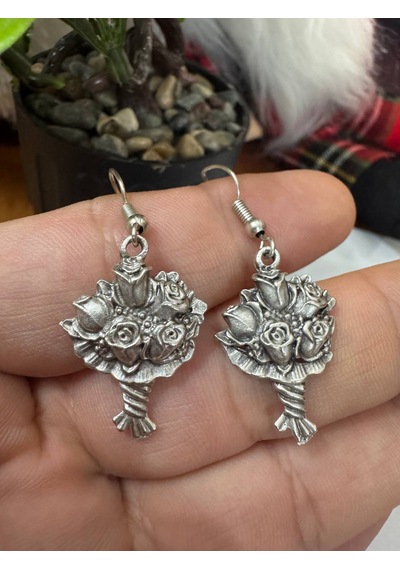 Herşey Nota Çiçek Buketi Figürlü Metal Sallantılı Küpe Çok Renkli
