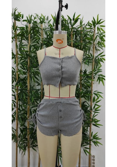 Sinemonline Kadın Ip Askılı Crop Bluz Ve Yanlardan Büzgülü Ikili Kaşkorse Short Takım Gri