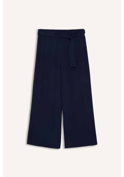 Defacto Culotte Geniş Paça Krinkıl Viskon Kapri C9565ax25smnv135 Lacivert Defacto Culotte Geniş Paça Krinkıl Viskon Kapri C9565ax25smnv135 Lacivert