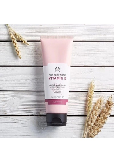 The Body Shop Vitamin E - Yüz Yıkama Jeli 125ml