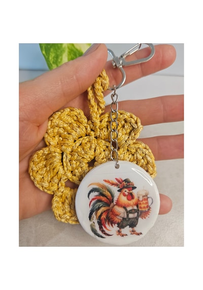 El Yapımı Polimer Kil Çanta Süsü Charm - Sarı Örgü Çiçekli Bavyera Horoz Figürlü Anahtarlık & Çanta Aksesuarı October Rooster