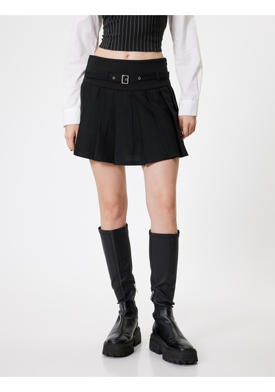 Koton Mini Pileli Etek Kemer Detaylı Standart Bel Slim Fit Siyah 5wal70012ıw Siyah